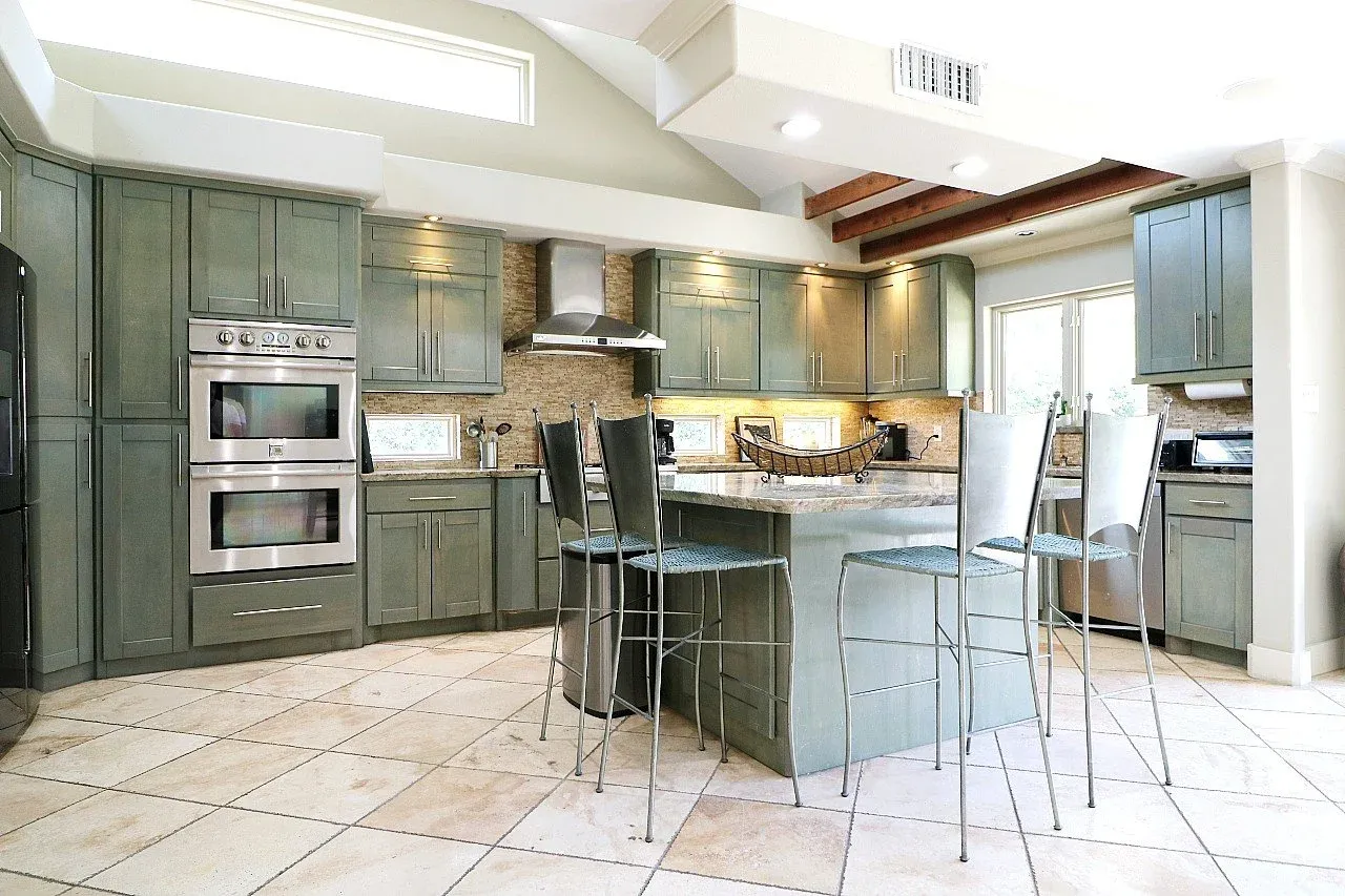 Casa Blanca kitchen, furnished house in Texas Medical Center / Meyerland, Houston — luxury furnished housing in Houston