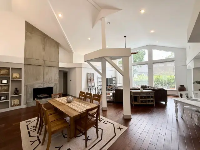 Villa Como dining room, furnished house in Texas Medical Center / Meyerland, Houston — luxury furnished housing in Houston