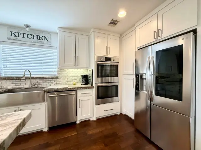 Villa Como kitchen, furnished house in Texas Medical Center / Meyerland, Houston — luxury furnished housing in Houston